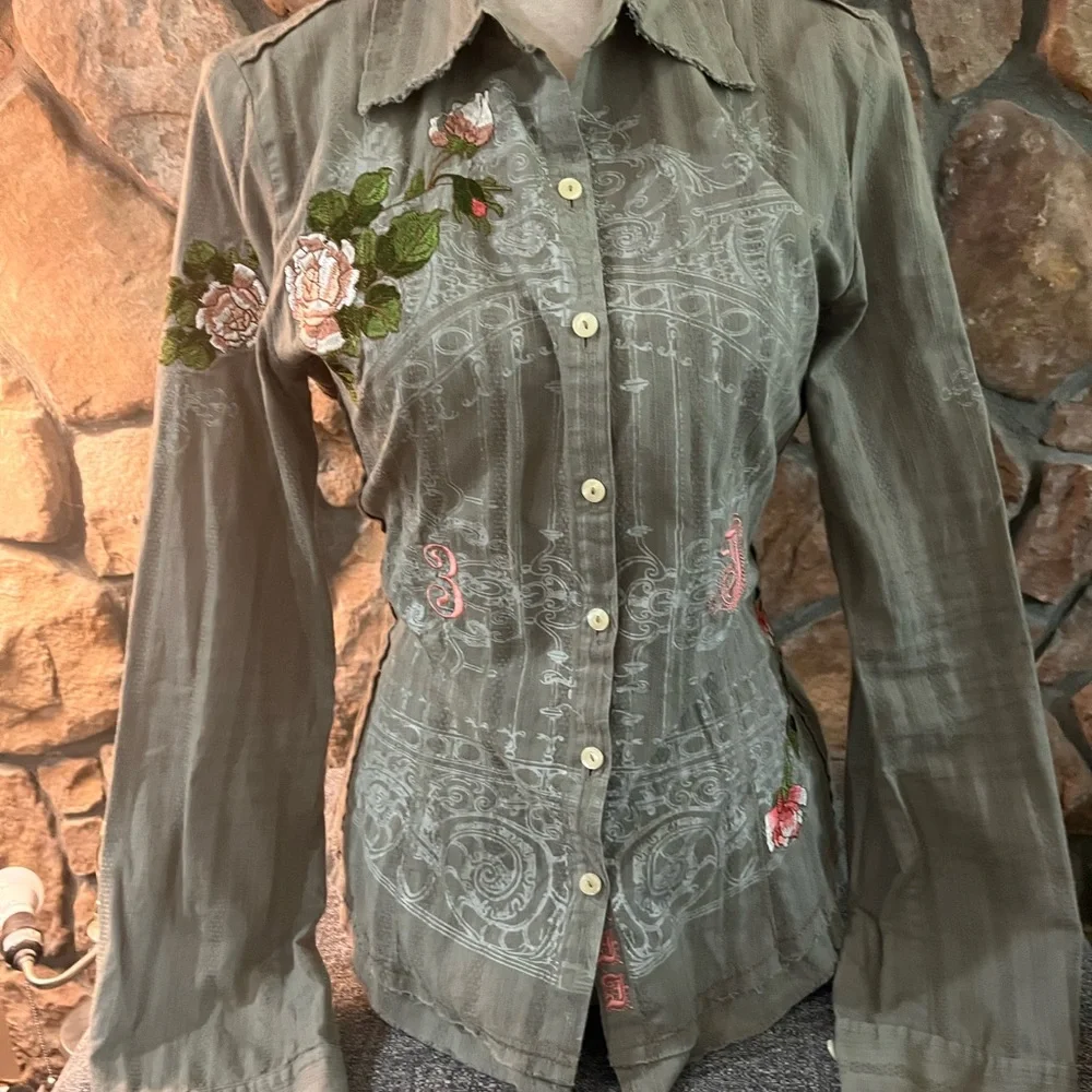 3J workshop button down top - Picture 1 of 10